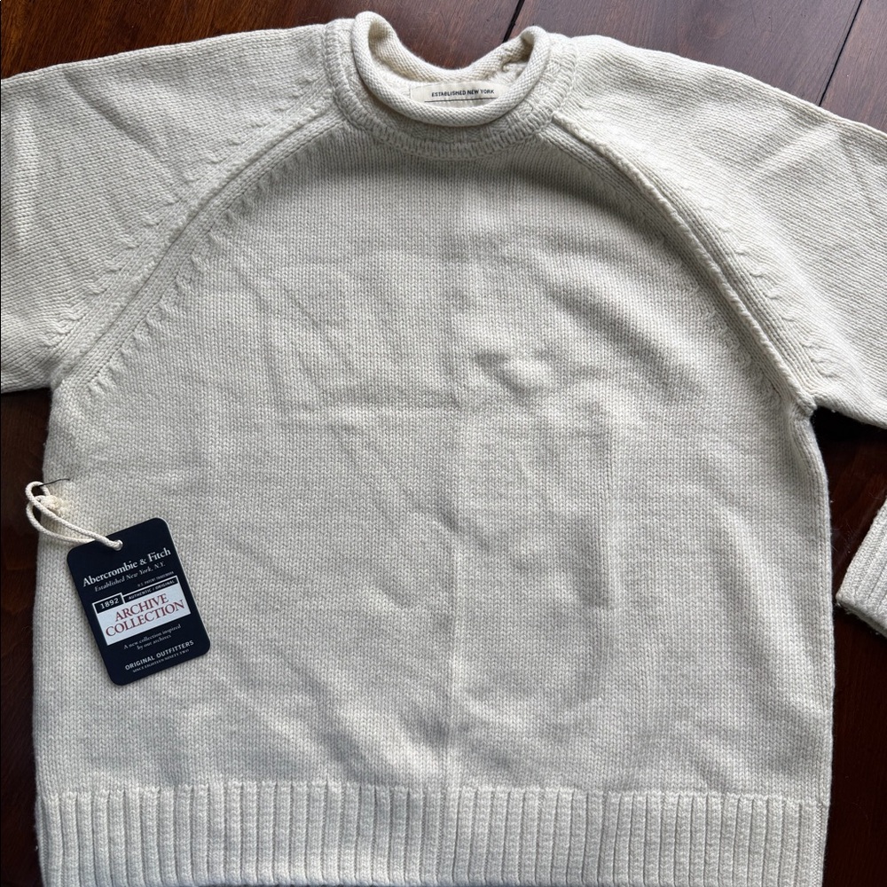 Abercrombie and Fitch Crew Roll neck sweater - Picture 3 of 4